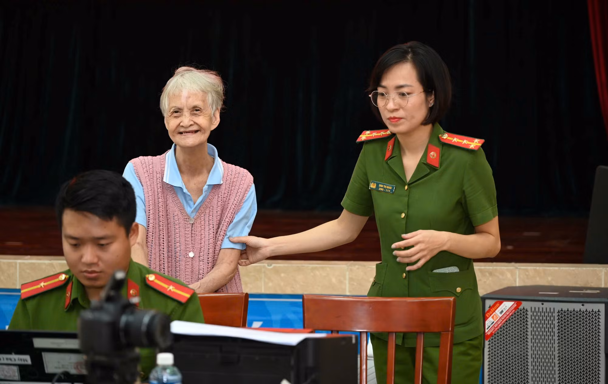 Công an TP Hồ Chí Minh: Mang niềm vui, trao 