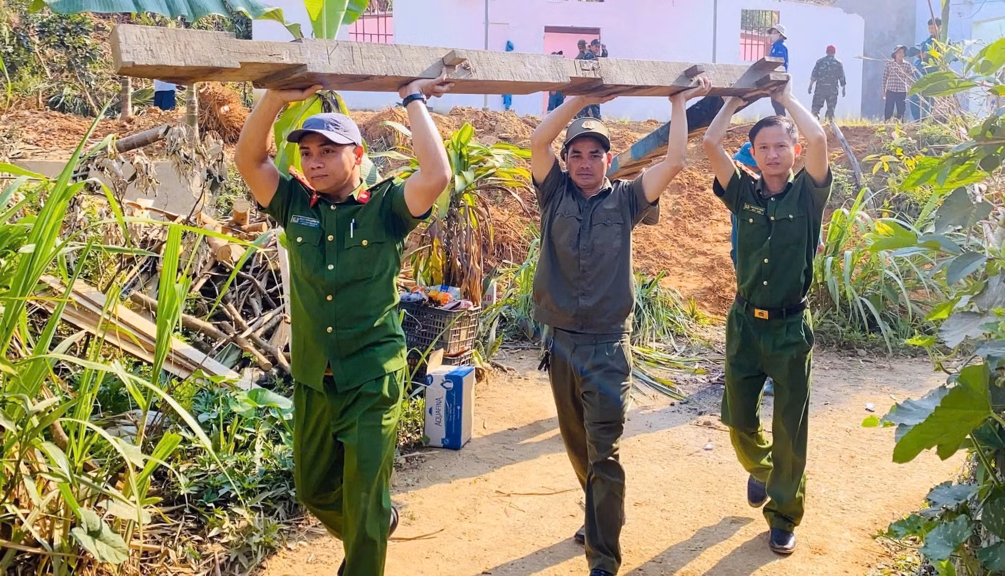 Kỳ cuối: Gần dân để phục vụ tốt nhất - Mệnh lệnh từ con tim -0