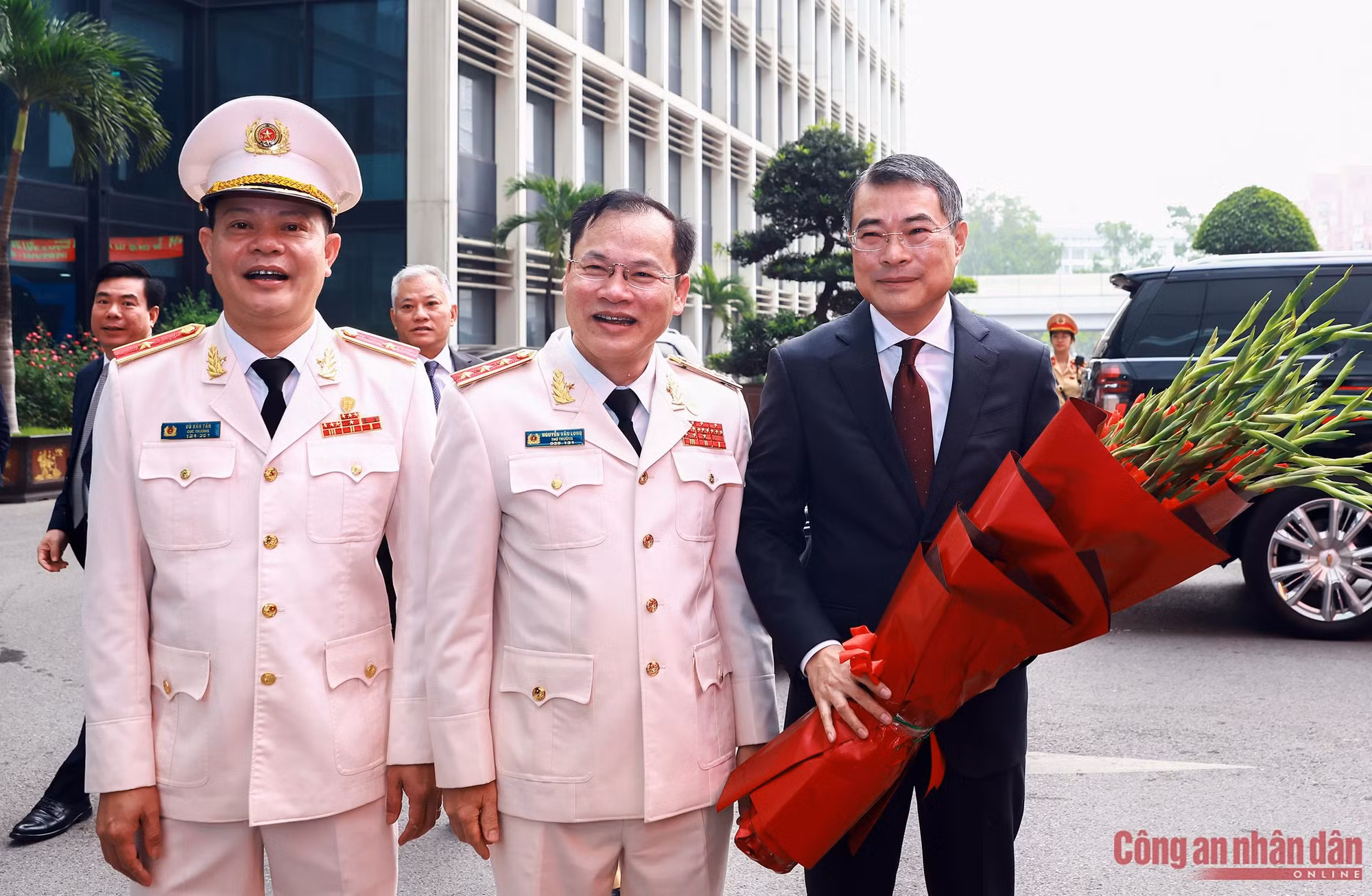 Thủ tướng Lê Minh Hưng dự Lễ kỷ niệm 80 năm Ngày truyền thống lực lượng Cảnh sát QLHC về TTXH -0