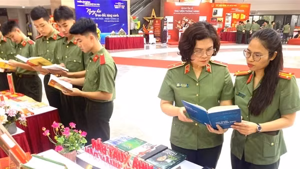 Triển lãm sách, công nghệ thư viện, lan toả văn hoá đọc, kết nối tri thức