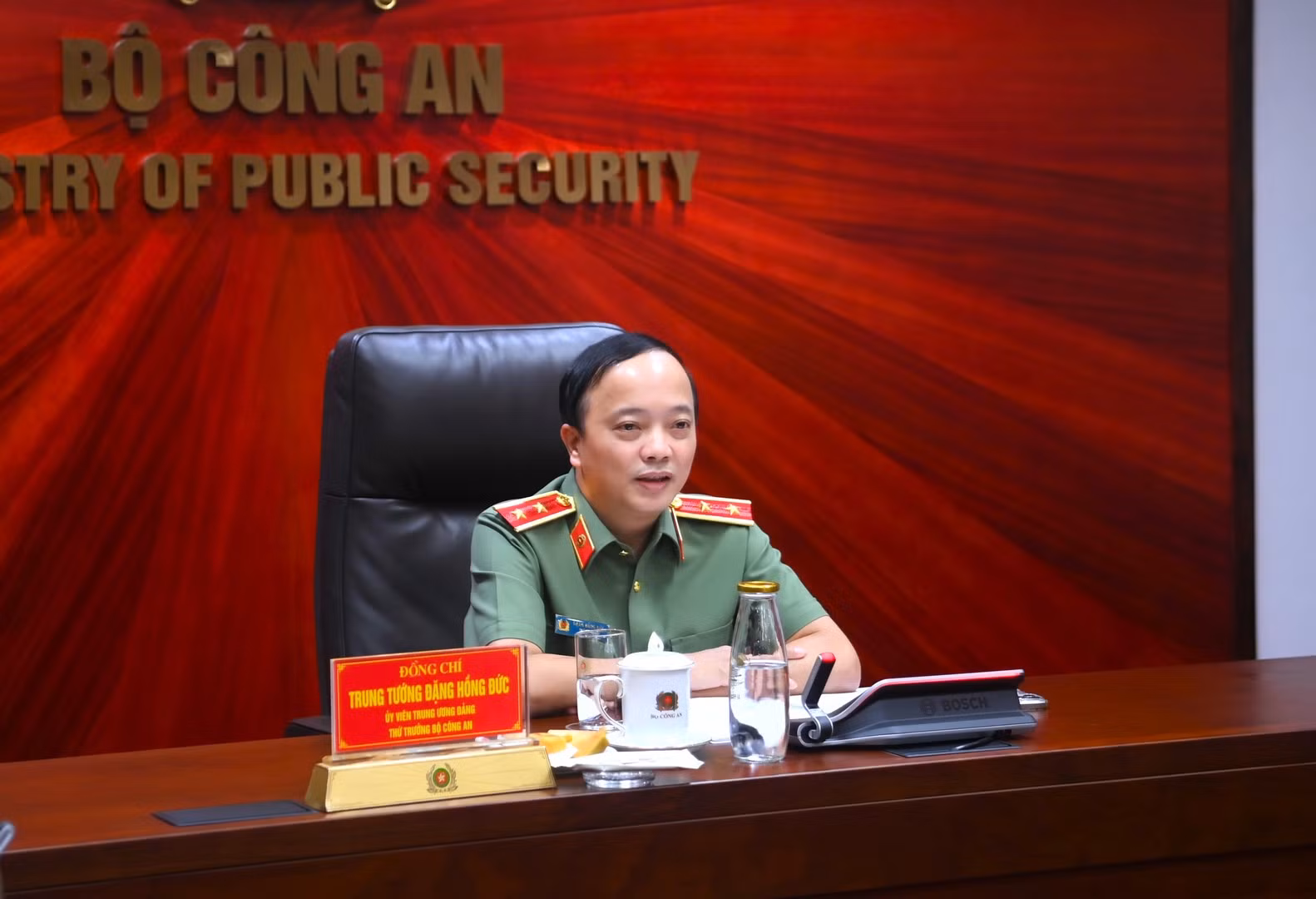 Thứ trưởng Đặng Hồng Đức làm việc với Công ty Nam Triệu - Bộ Công an ảnh 6 Thứ trưởng Đặng Hồng Đức làm việc với Công ty Nam Triệu - Bộ Công an -0