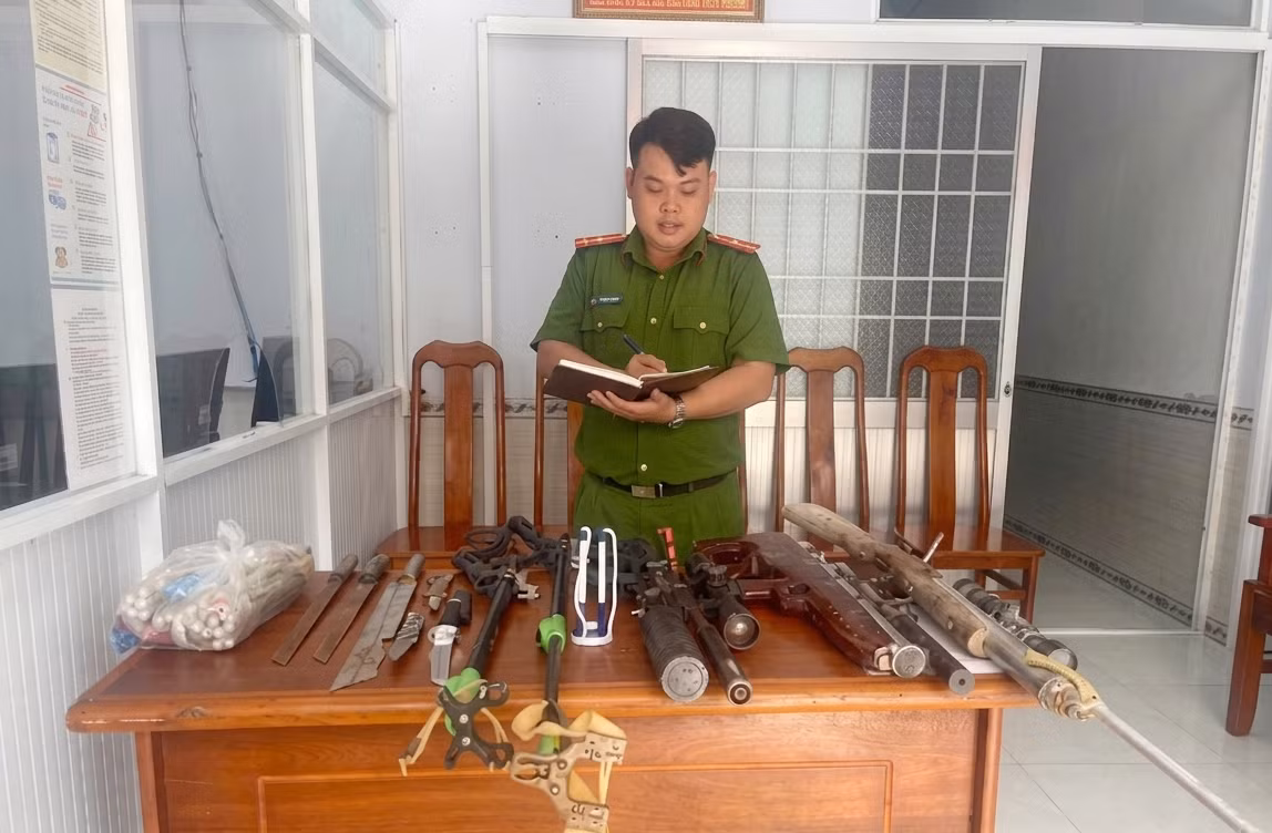 Hiệu quả việc vận động thu hồi vũ khí, vật liệu nổ ở Cà Mau -0