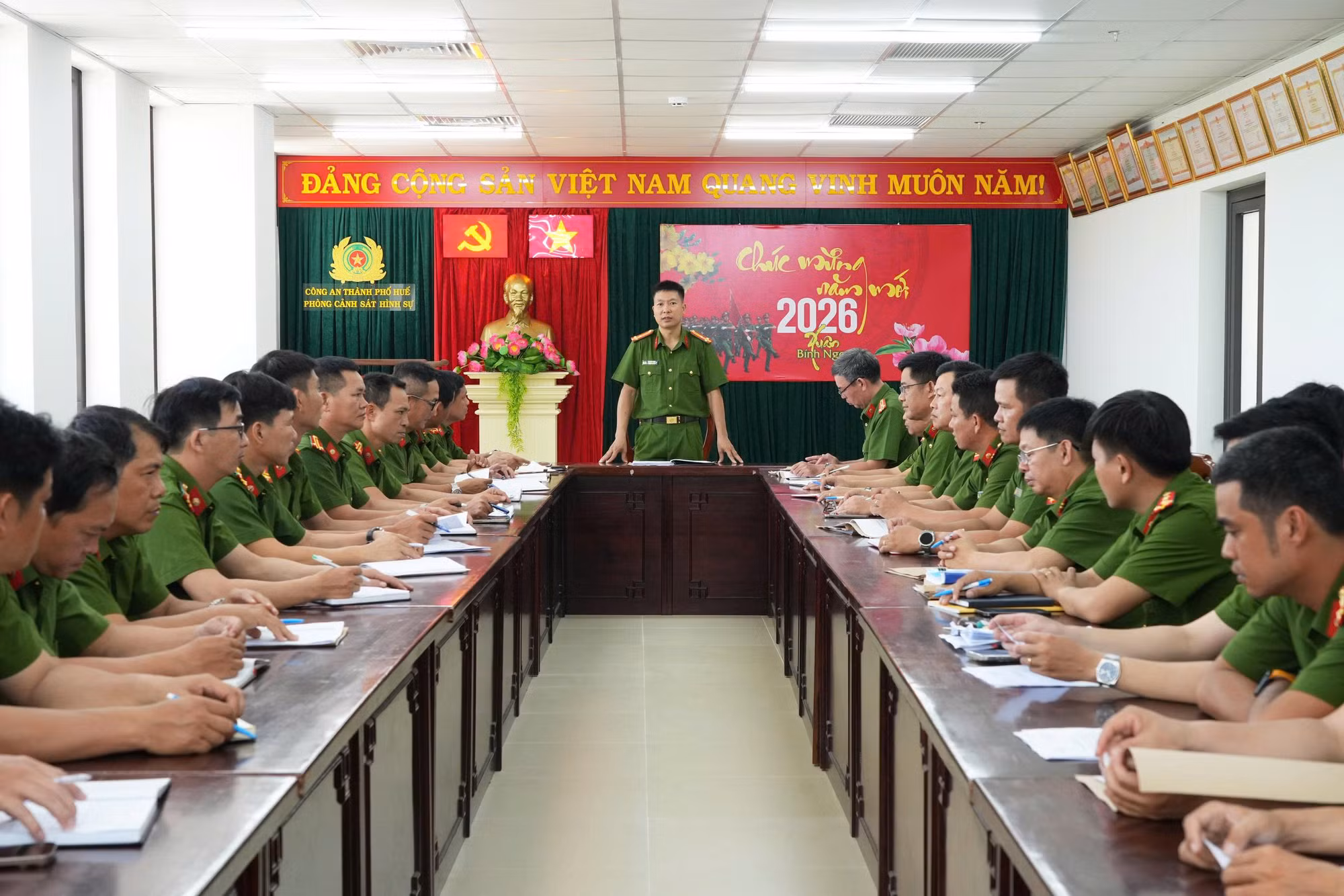 “Lá chắn” thầm lặng bảo vệ bình yên cho Cố đô Huế -0