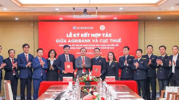 Agribank đồng hành cùng hộ kinh doanh: Kê khai thuế dễ dàng – Chuyển đổi doanh nghiệp vững vàng