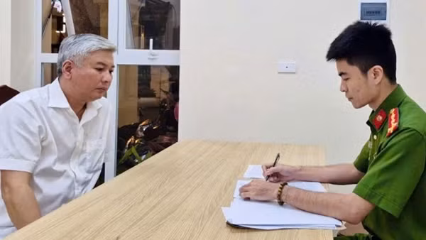 Tạm giữ đối tượng hành hung tài xế sau va chạm giao thông