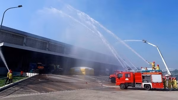 Hơn 1.000 người tham gia diễn tập ứng phó thảm họa cháy lớn tại khu công nghiệp ở Vĩnh Phúc