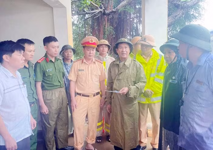 Lũ lụt cô lập nhiều địa phương ở Hà Tĩnh, 3 người chết và mất tích -3
