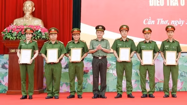 Bổ nhiệm 71 điều tra viên Công an cấp xã ở TP Cần Thơ