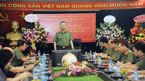 Mạch nguồn tự hào của một tờ báo