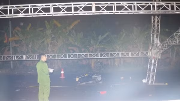 Khởi tố người lắp dựng rạp cưới dưới lòng đường gây tai nạn chết người