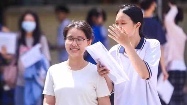 Hà Nội: Số lượng học sinh dự thi vào lớp 10 tăng mạnh, tỷ lệ chọi cao ngất ngưởng