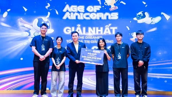 Tìm ra quán quân đường đua AI “tỷ đồng” VNPT AI Hackathon 2025