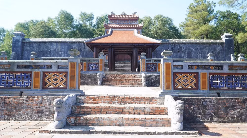 Đề xuất tháo dỡ “hạng mục lạ” trong khu lăng vua Thiệu Trị -0