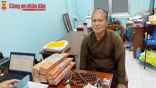 Giả danh nhà sư đi bán nhang, kêu gọi từ thiện để trục lợi