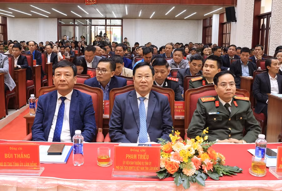 Nhiều tập thể xuất sắc ở Lâm Đồng được Bộ Công an tặng Bằng khen -0
