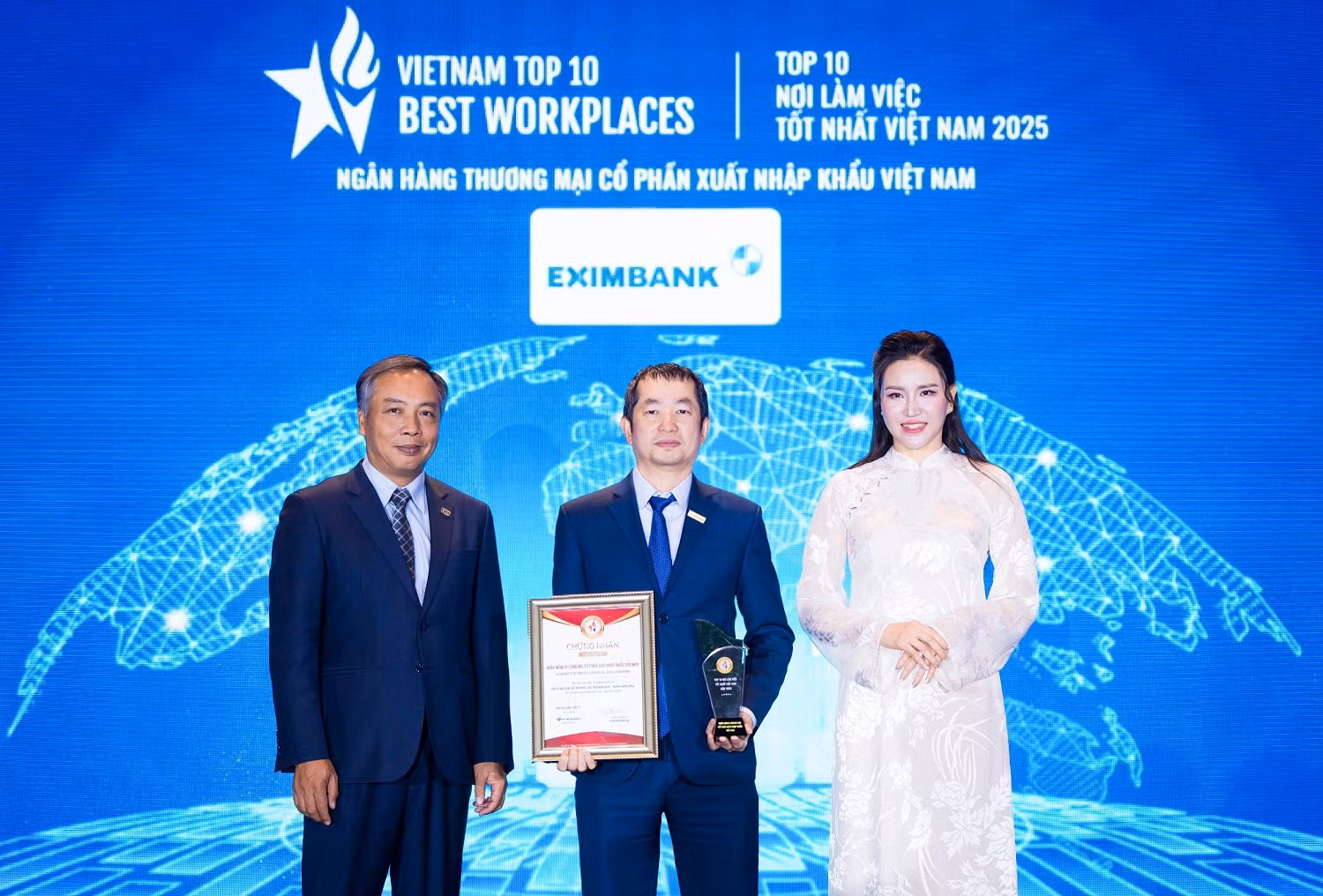 Eximbank được vinh danh 3 hạng mục Top 10 – Top 50 – Top 500 nhà tuyển dụng và môi trường làm việc tốt nhất Việt Nam năm 2025 -0