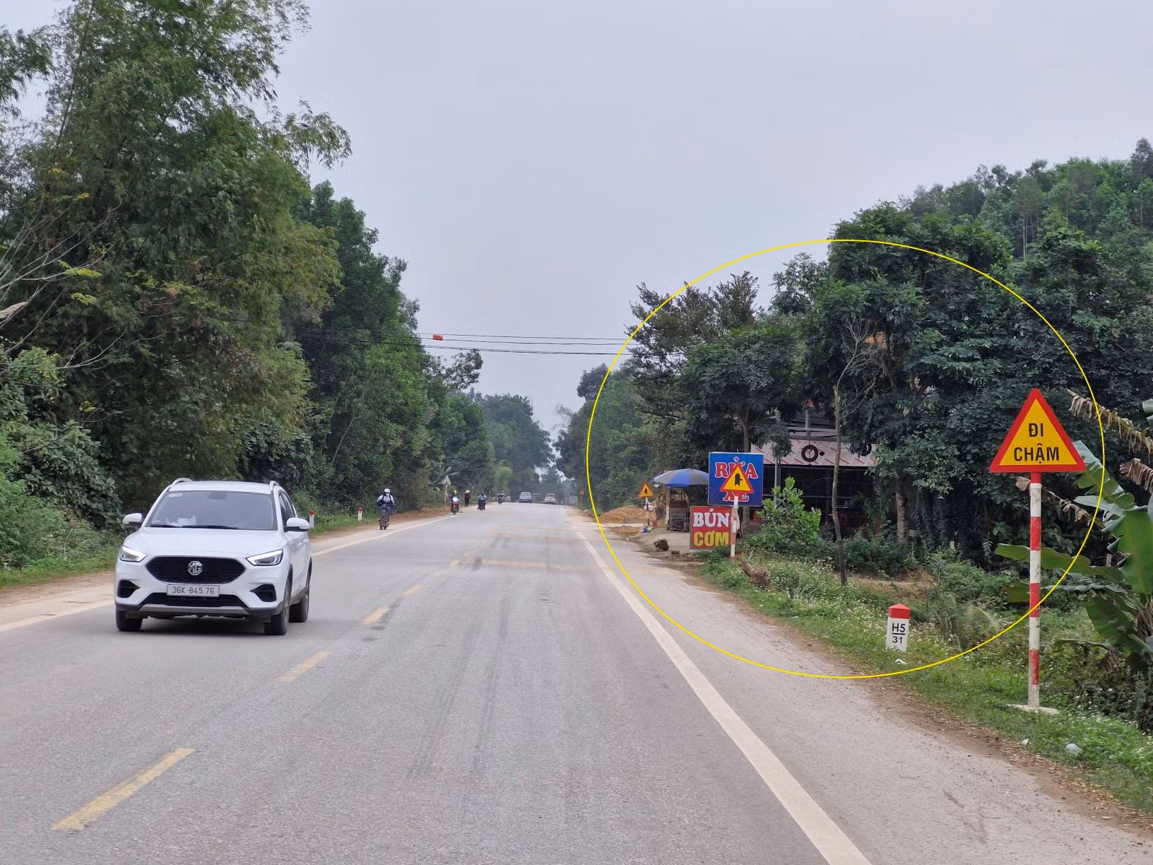 Hai người chết trước lối vào mỏ đất của Công ty cổ phần VLXD Đồng Phú -0