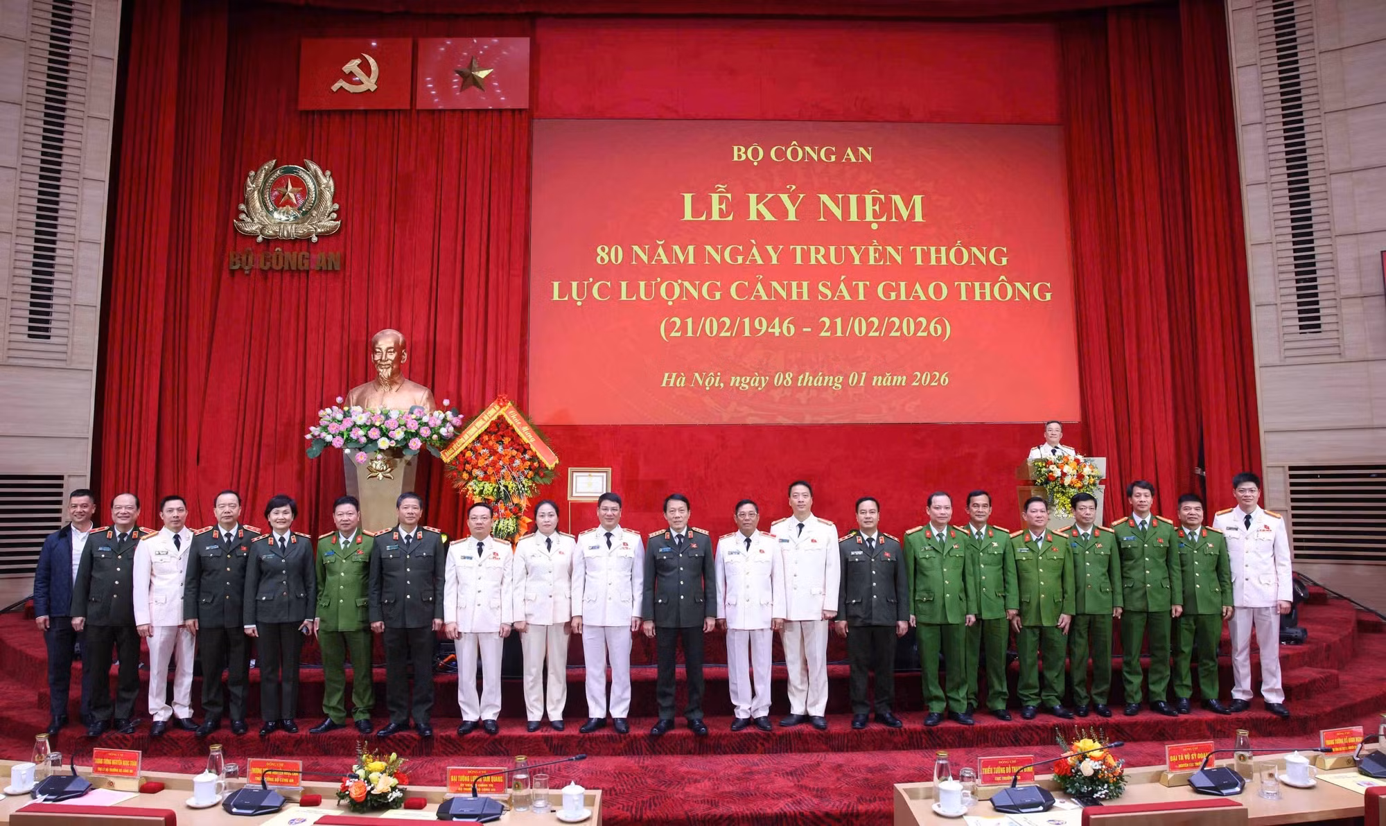 Lực lượng CSGT đón nhận Huân chương Quân công hạng Nhất -0