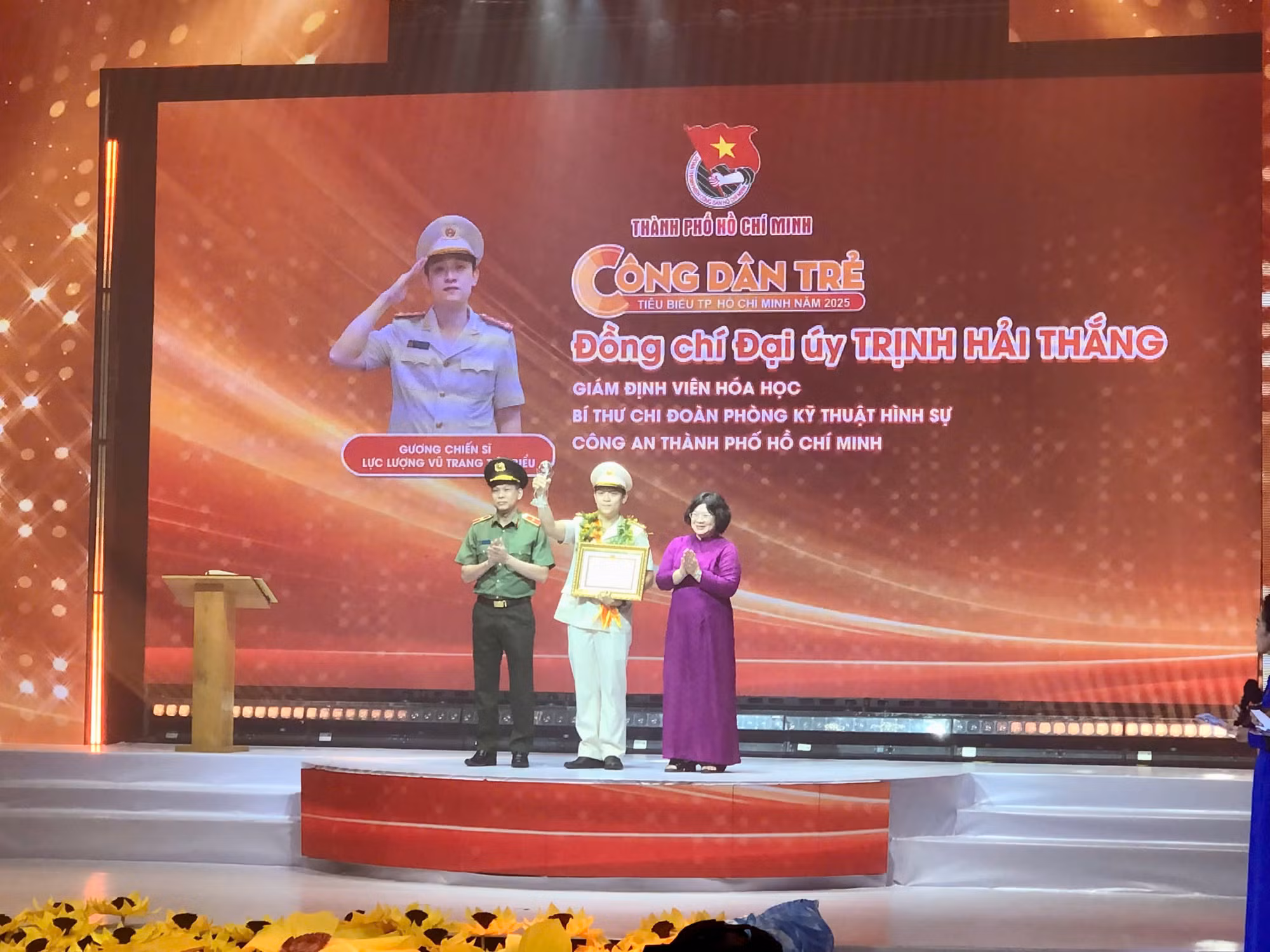 TP Hồ Chí Minh vinh danh 12 Công dân trẻ tiêu biểu năm 2025 -4