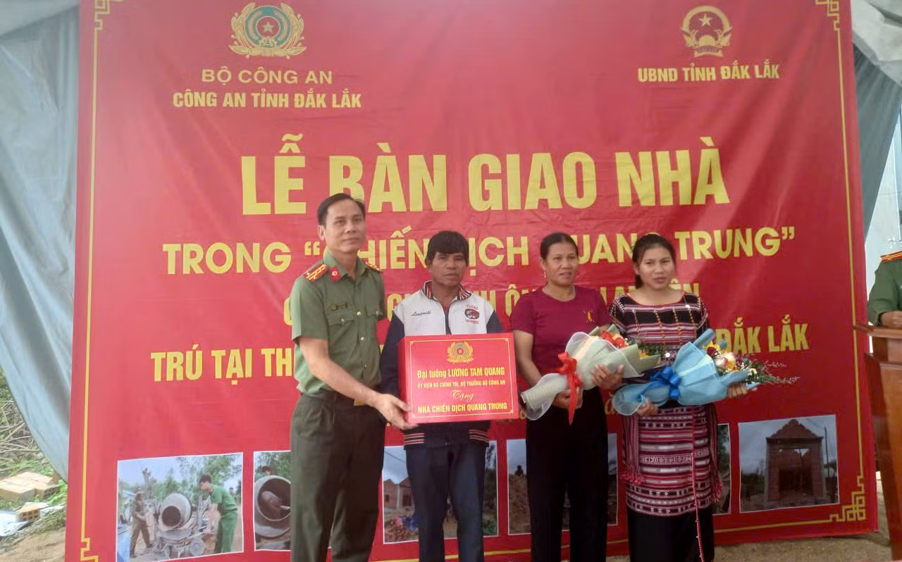 Những hình ảnh ấn tượng của lực lượng Công an thần tốc triển khai “Chiến dịch Quang Trung” -0