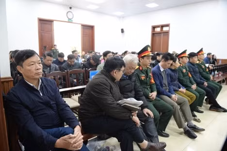 Hai cựu Thiếu tướng Quân đội thừa nhận thiếu hiểu biết pháp luật về đất đai nên sai phạm -0
