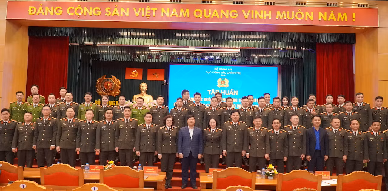 Nâng cao nghiệp vụ công tác Đoàn, phong trào thanh niên trong cho cán bộ Đoàn chủ chốt -3