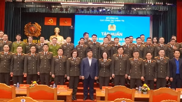 Nâng cao nghiệp vụ công tác Đoàn, phong trào thanh niên cho cán bộ Đoàn chủ chốt