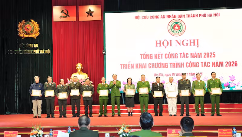 Ngày 7/1, Hội Cựu Công an nhân dân TP Hà Nội tổ chức Hội nghị tổng kết công tác năm 2025, triểnkhai chương trình công tác năm 2026. -1