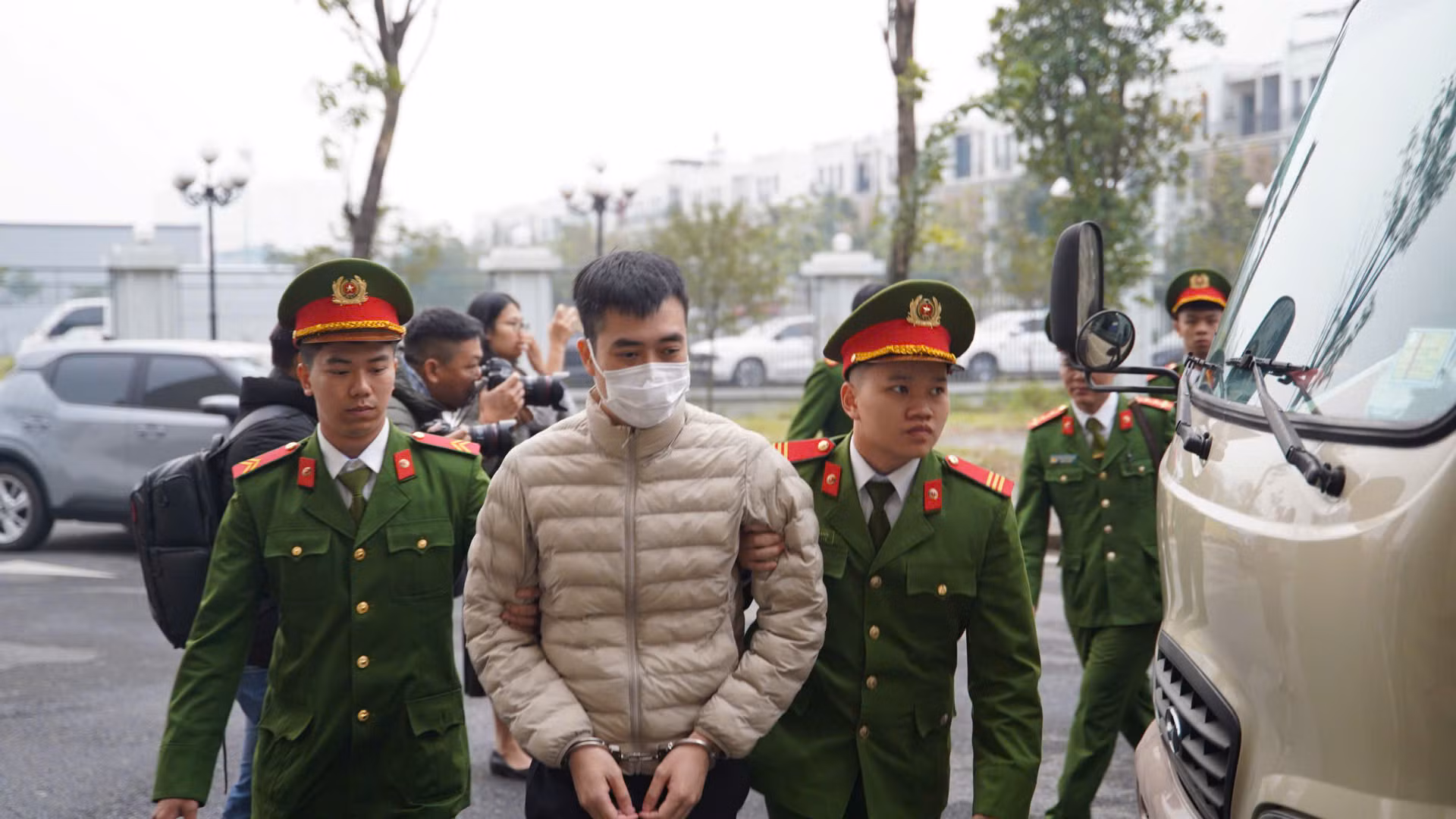 Sản xuất hàng loạt sữa HIUP giả, dàn lãnh đạo Z Holding hưởng lợi bất chính số tiền rất lớn -0