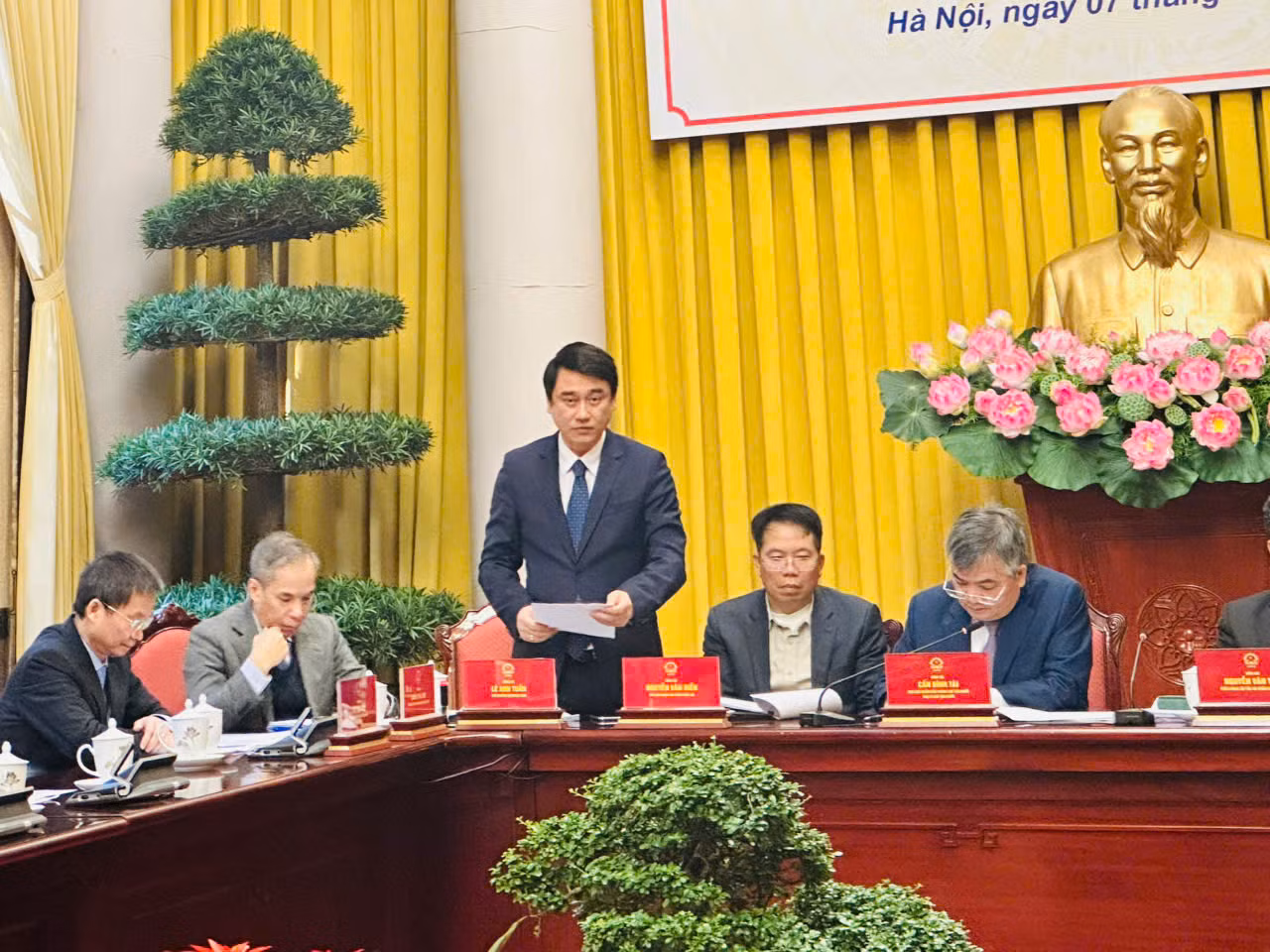 Công bố 12 luật -0