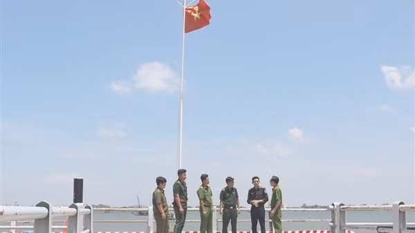 Giữ vững bình yên tuyến biên giới Tây Nam