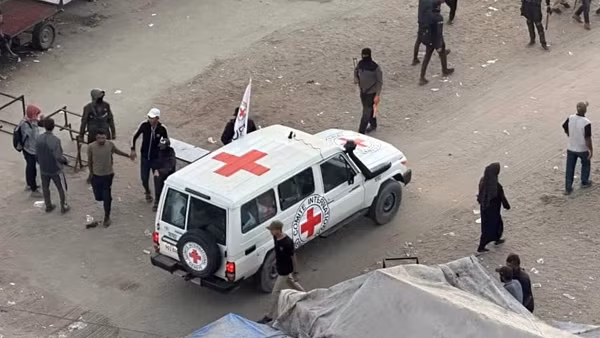 Hamas bắt đầu thả con tin Israel
