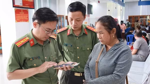 Công an tỉnh cực Nam Tổ quốc đẩy mạnh chuyển đổi số để phục vụ tốt hơn