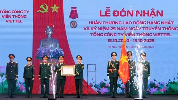 Viettel Telecom kỷ niệm 25 năm Ngày truyền thống và đón nhận Huân chương Lao động hạng Nhất