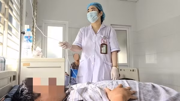 Nhiều người sốc, nguy kịch do sốt xuất huyết