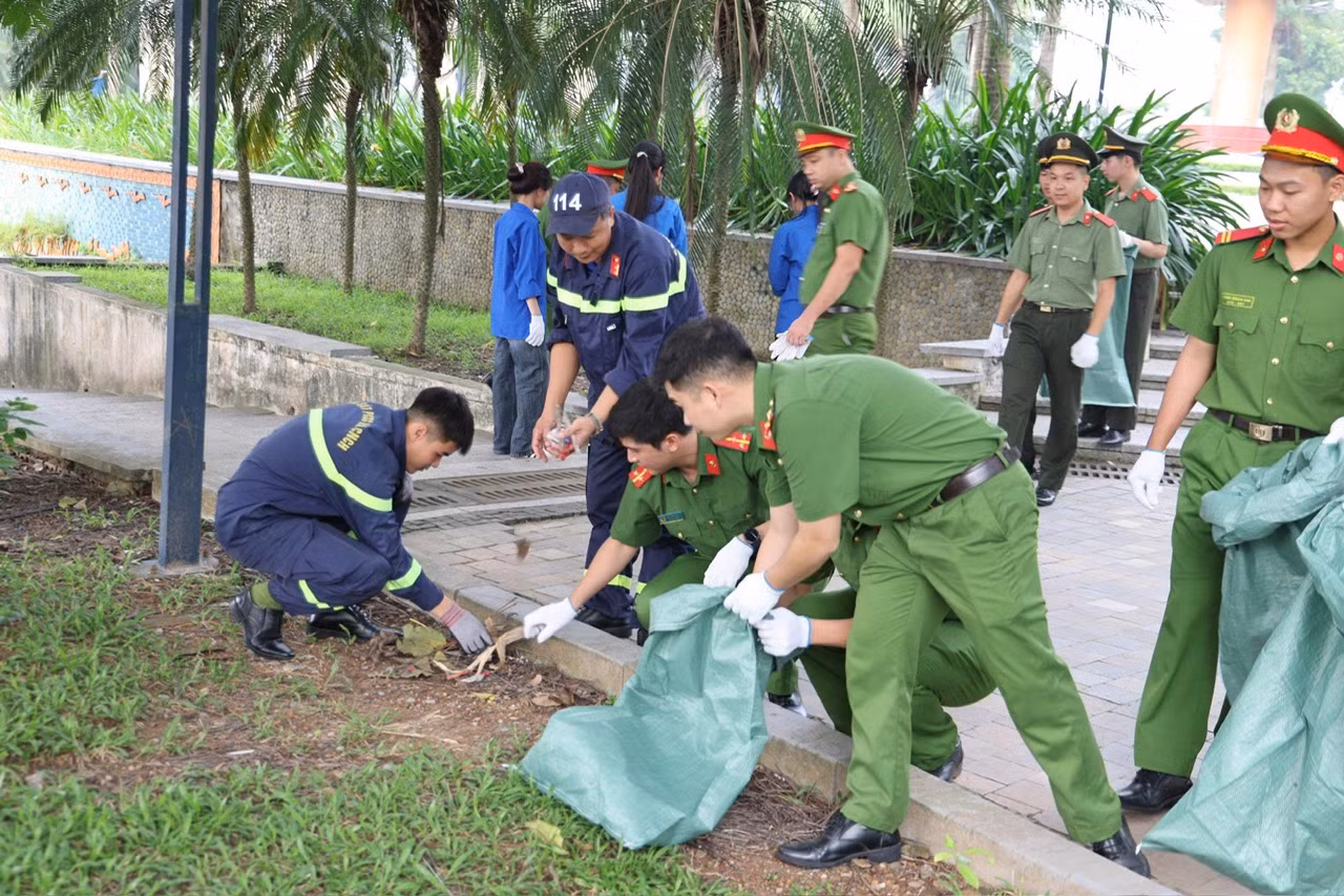 Phát động hưởng ứng chiến dịch 
