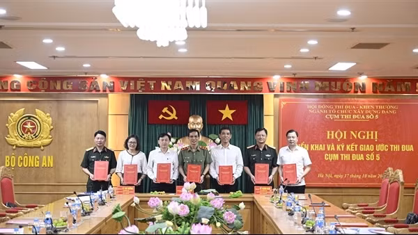Cụm thi đua số 5 ký kết giao ước thi đua