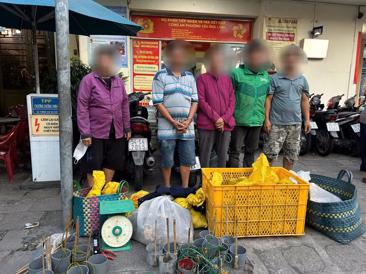 Triệt phá nhóm đối tượng trộm cắp, tiêu thụ chó, mèo không rõ nguồn gốc số lượng lớn -0