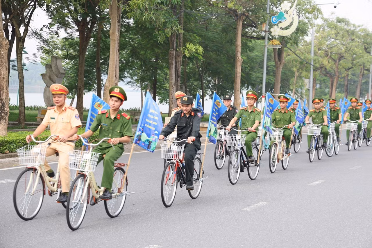 Phát động hưởng ứng chiến dịch 