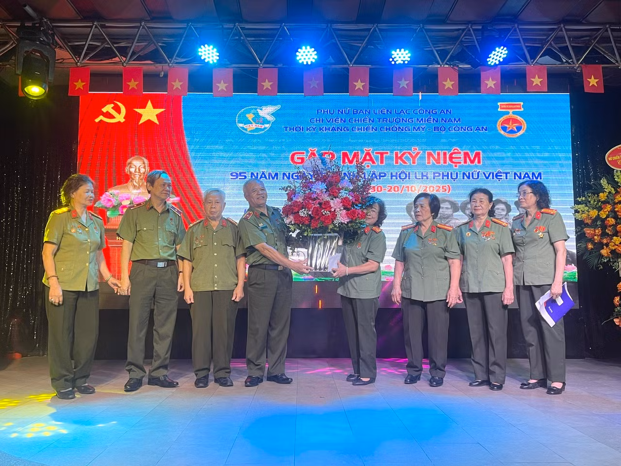 Gặp mặt Nữ Công an chi viện chiến trường miền Nam -0