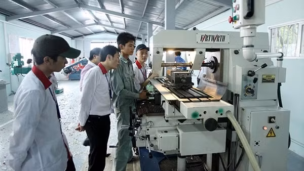 Đảm bảo quốc phòng, an ninh, tạo đột phá về khoa học, công nghệ đưa TP Hồ Chí Minh phát triển nhanh, bền vững