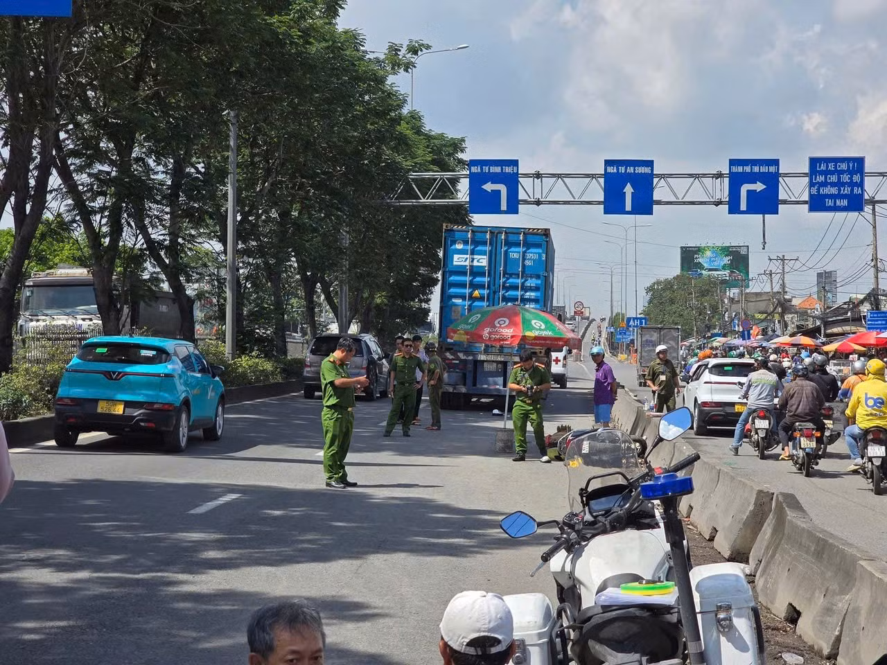 Va chạm xe container, nữ sinh tử vong khi đang đến trường -0