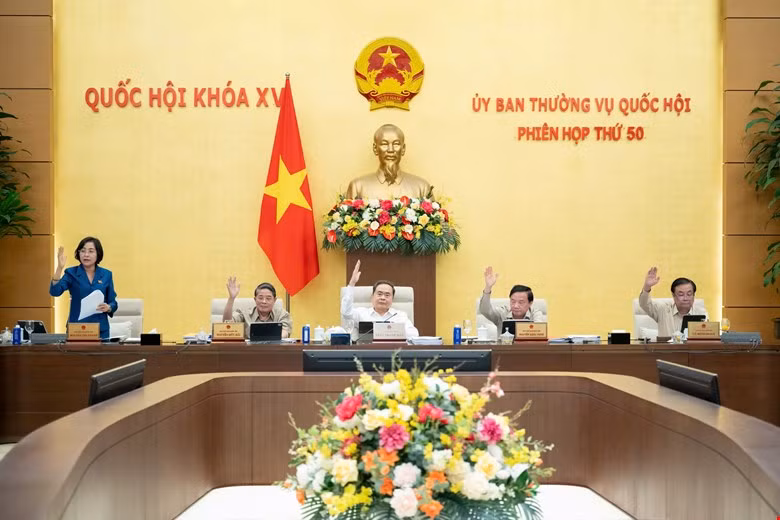 Thành phố sáp nhập từ 3 đơn vị hành chính cấp tỉnh có không quá 4 Phó Chủ tịch HĐND -0