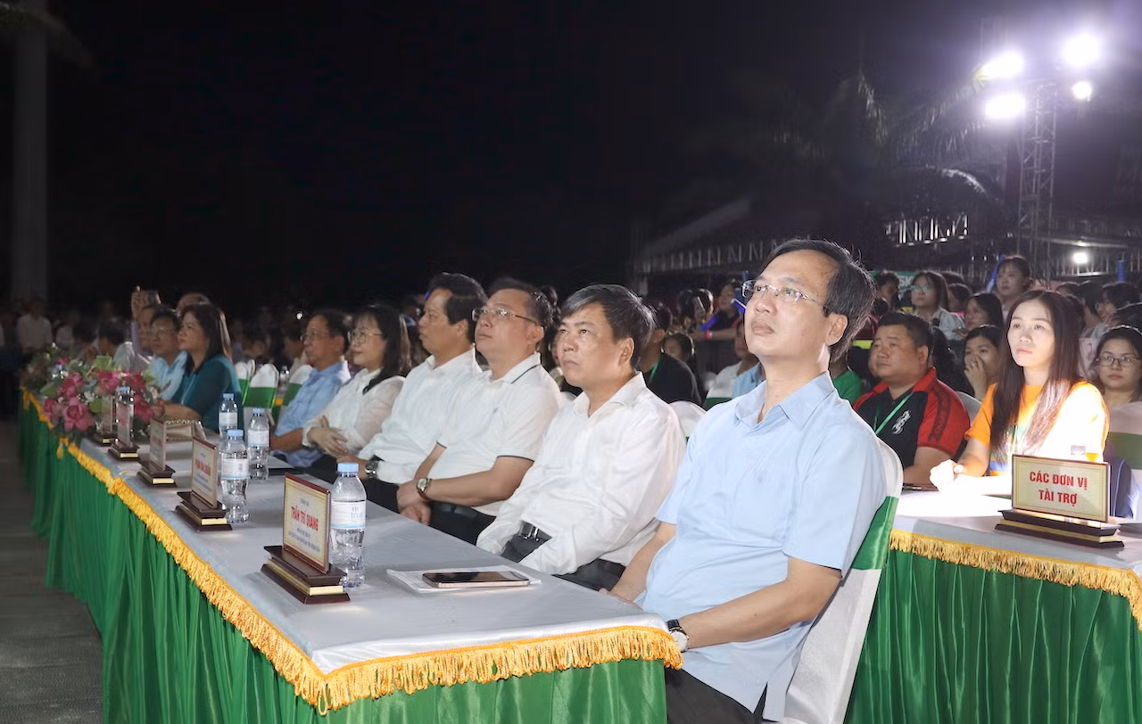 Công an Đồng Tháp đảm bảo an ninh an toàn giải Marathon Đất Sen hồng -0