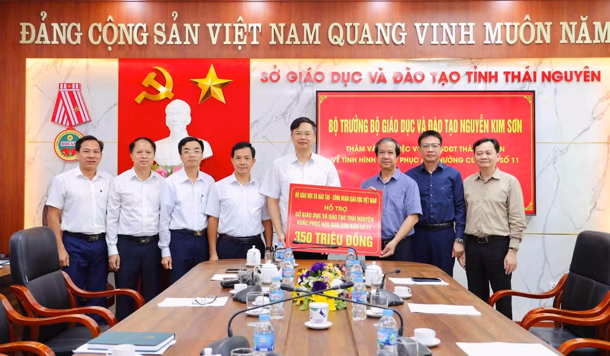 Bộ trưởng Bộ Giáo dục và Đào tạo thăm, động viên các cơ sở giáo dục tại Thái Nguyên -0