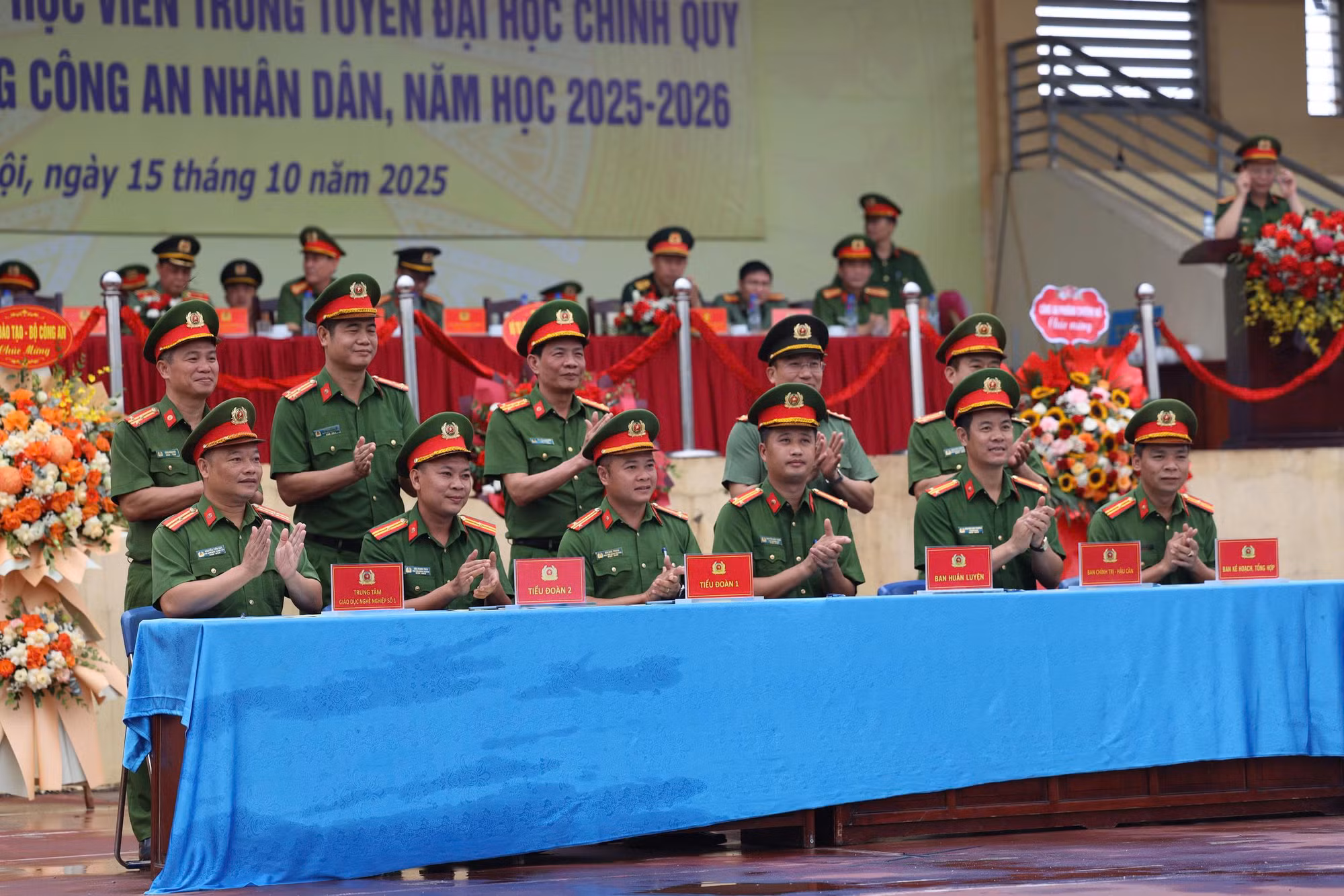 Hơn 1.000 học viên đại học chính quy các học viện, trường CAND bắt đầu huấn luyện đầu khoá -0