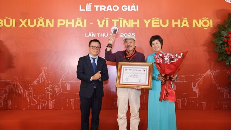 nh%3fc si tr%3fn ti%3fn nh%3fn gi%3fi thu%3fng bùi xuân phái - vì tình yêu hà n%3fi.jpg -0
