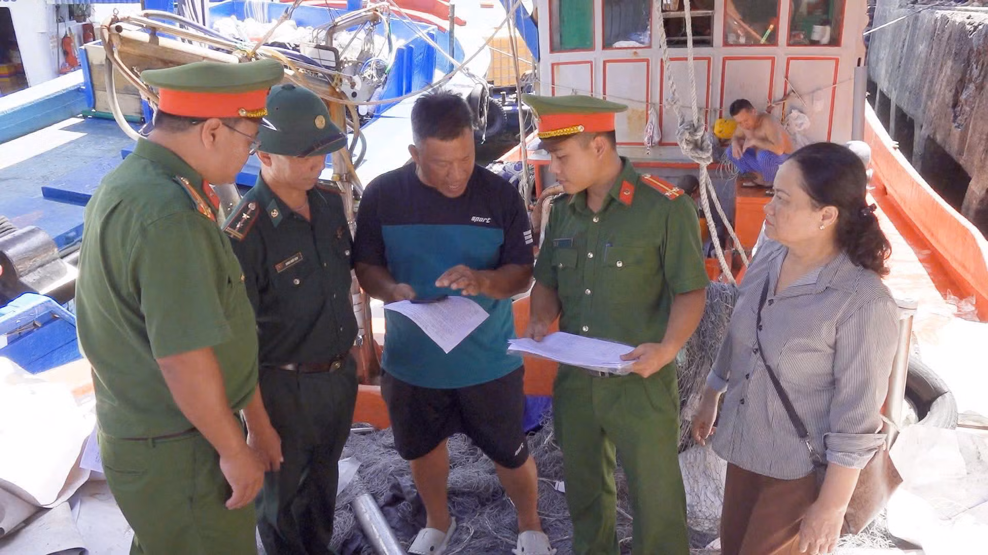 Tập trung thực hiện tháng cao điểm chống khai thác hải sản bất hợp pháp -0