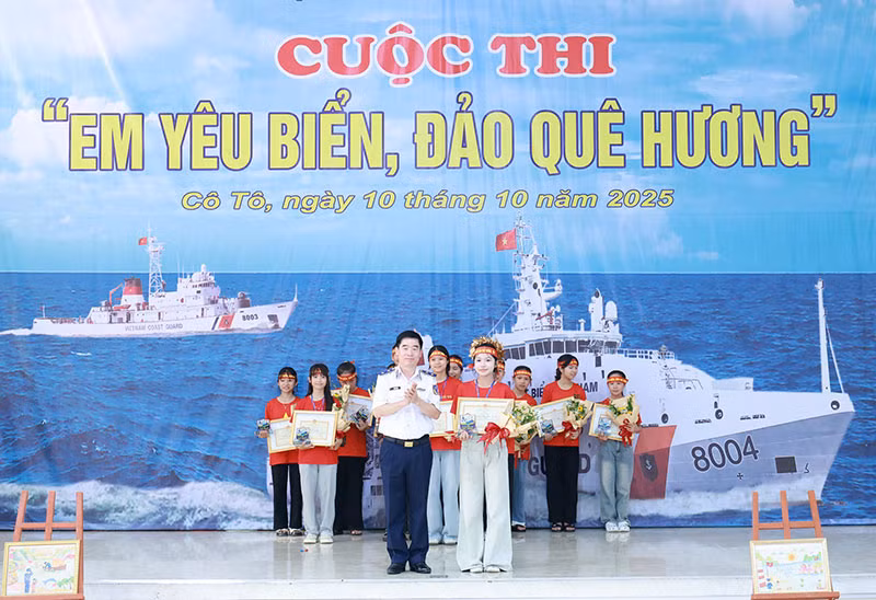 60 học sinh Cô Tô tranh tài tại cuộc thi “Em yêu biển đảo quê hương” -0