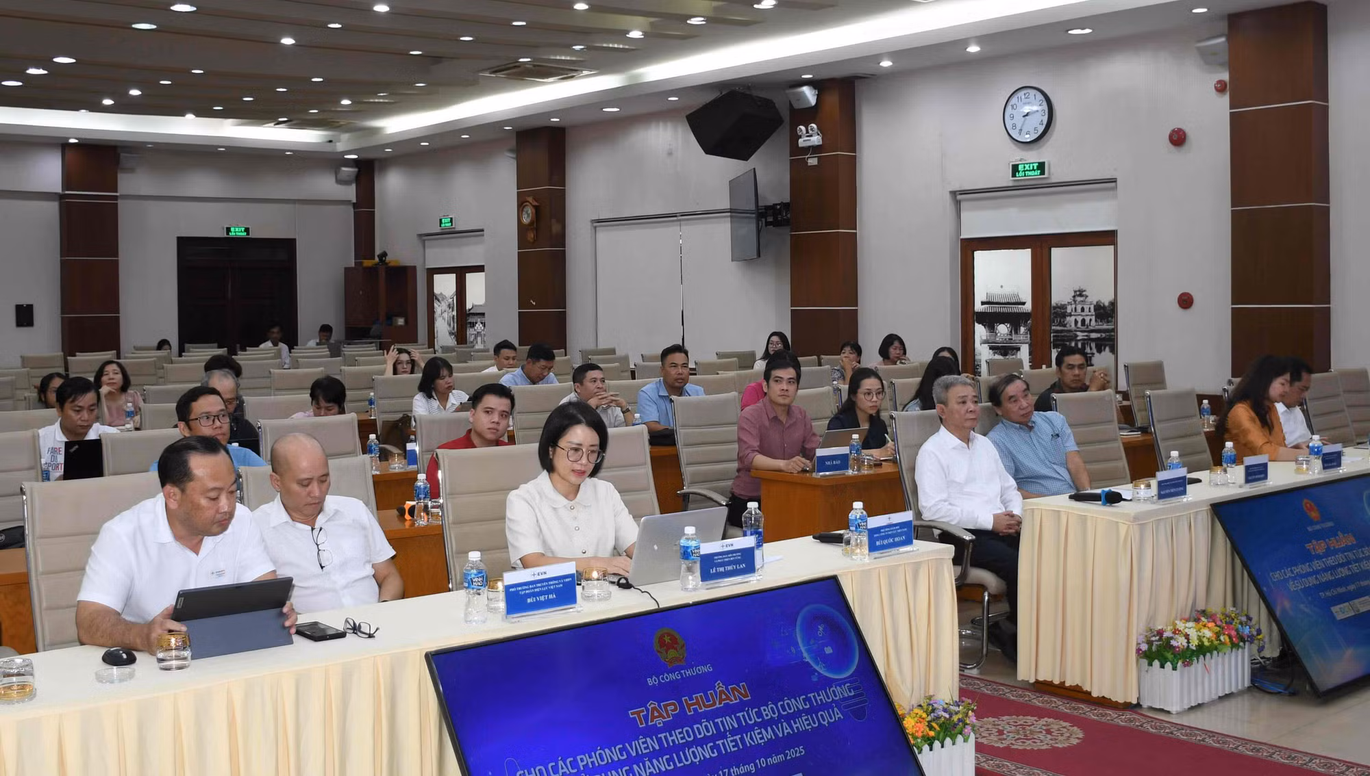 Tập huấn truyền thông về sử dụng năng lượng tiết kiệm và hiệu quả -0